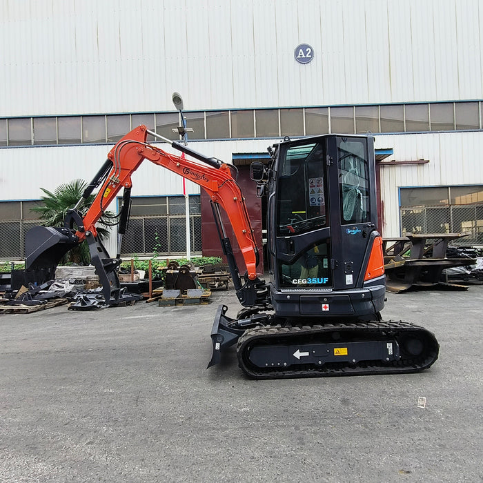 CFG-35UF 2.8-Ton 20 HP Compact Excavator with Kubota Engine