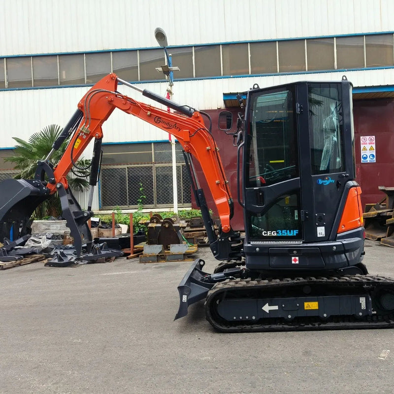 CFG 2.8 Ton Mini Excavator w/ Kubota D1105 20.6HP Diesel Engine, 102" Dig Depth, Enclosed Cab & Pilot Control | CFG35UF