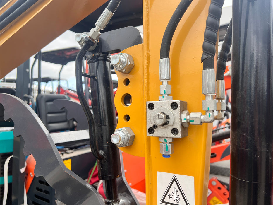 1 Ton, 13.5 HP Gasoline Engine (B&S) Mini Excavator w/ Hydraulic Thumb & Side Swing Boom | AGT-DM12-C