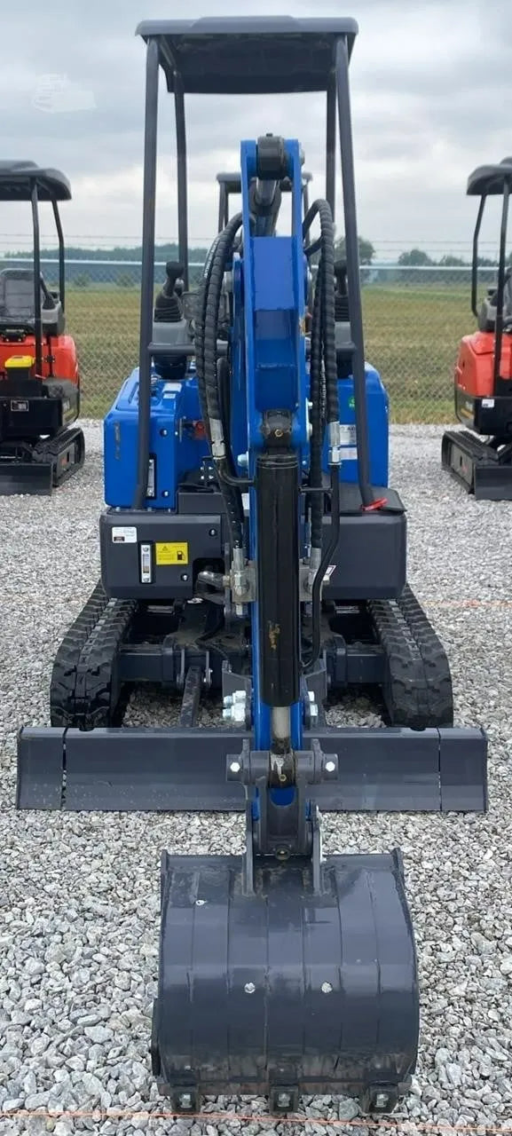 2 Ton Mini Excavator Yanmar Diesel Engine Retractable Tracks & Pilot Control | DM20YM