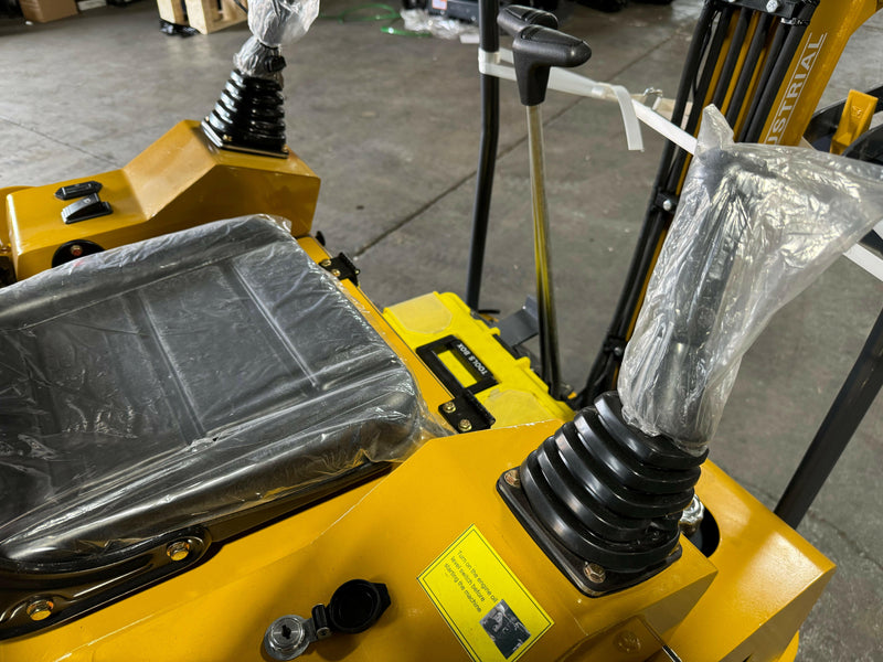 1 ton, 13.5HP RATO Mini Excavator w/ pilot control system | AGT-H15R