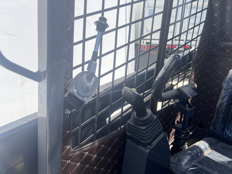 1.4 Ton, Open Cabin Skid Steer W/ Kubota Diesel Engine | TK35