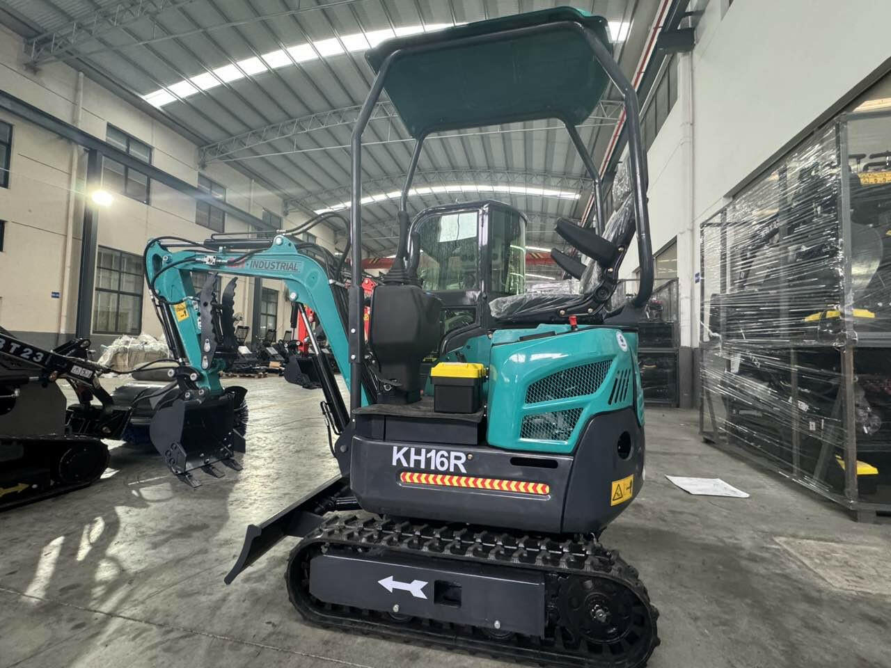 1 Ton, RATO Mini Small Excavator w/ Hydraulic Thumb | AGT-KH16R