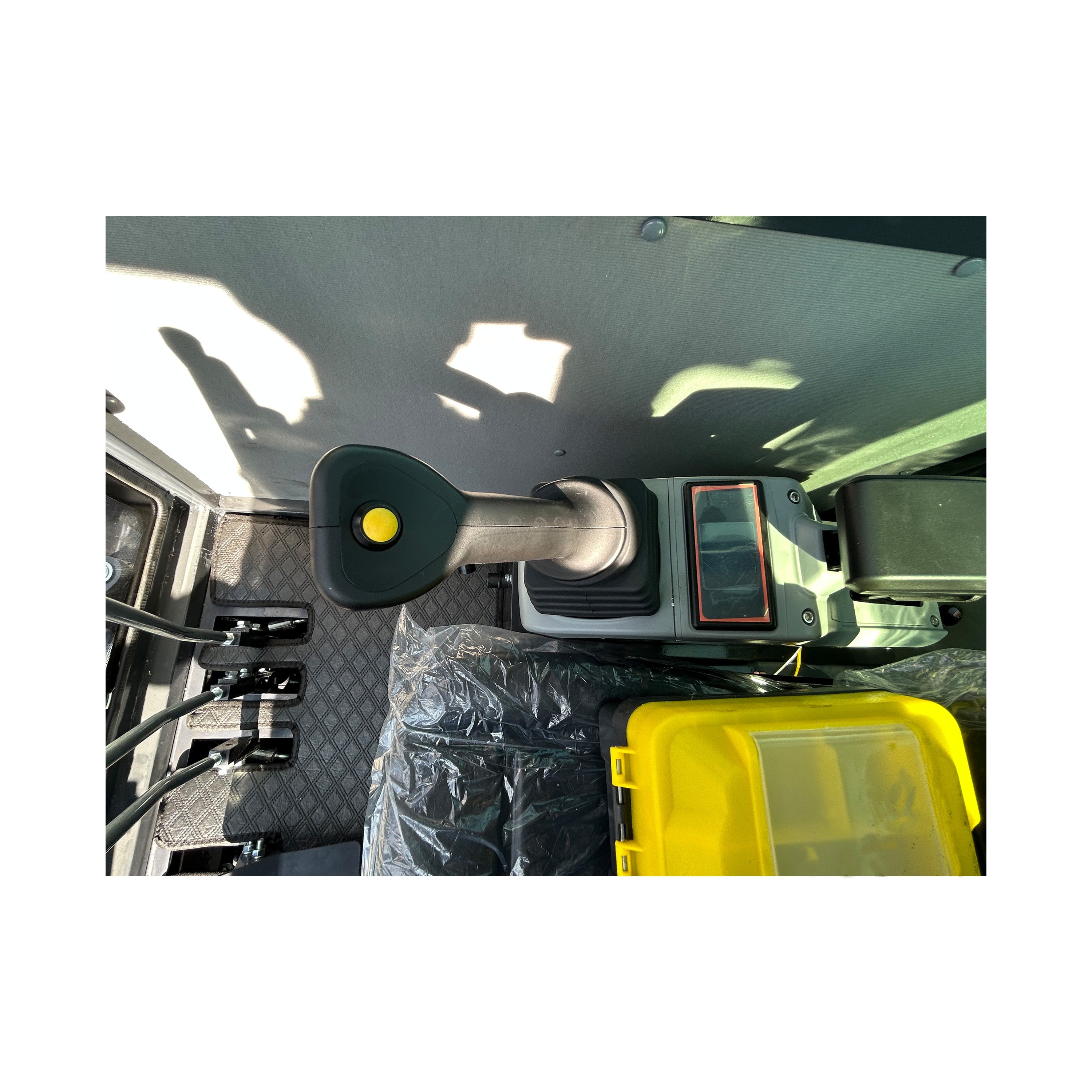 2 Ton Mini Excavator Rato 28HP Enclosed Cab Hydraulic Thumb | MY50R