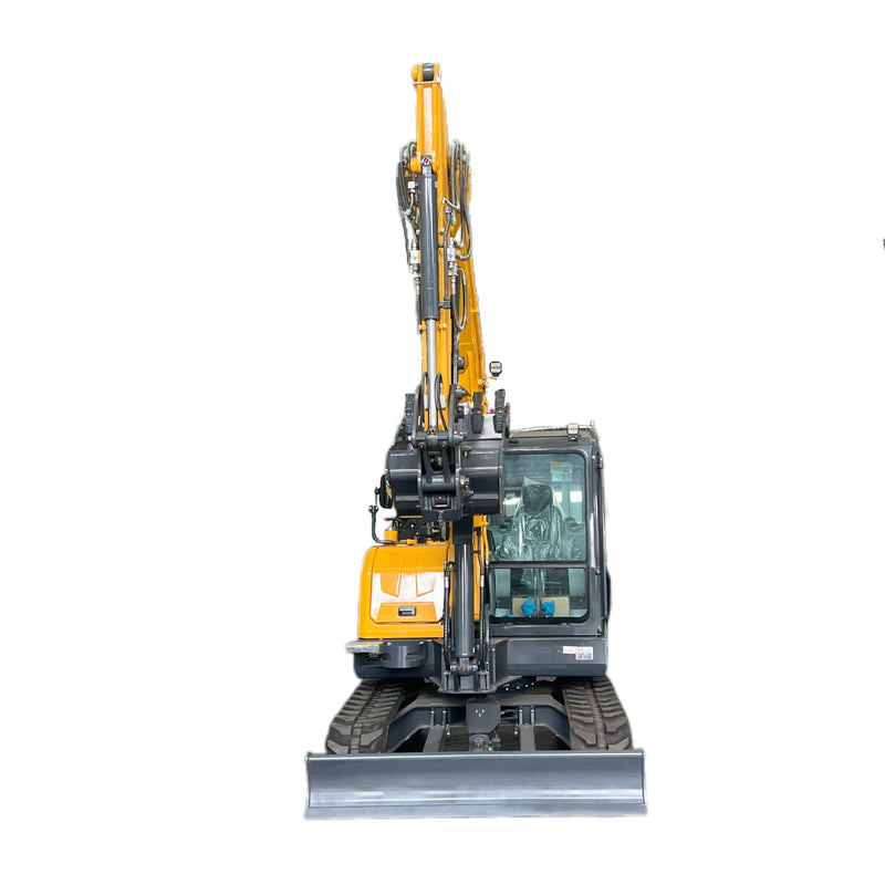 6 Ton, Kubota V2607T Engine Mini Excavator w/ Hydraulic Thumb & Pilot Control | STE75