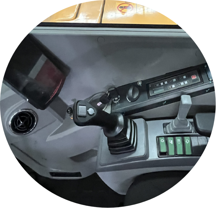 6 Ton, Kubota V2607T Engine Mini Excavator w/ Hydraulic Thumb & Pilot Control | STE75