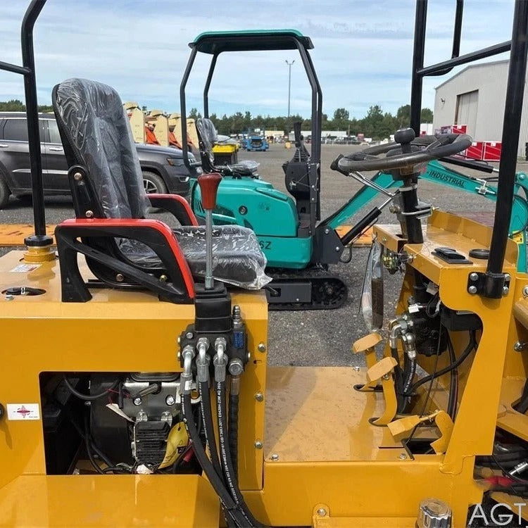 AGT 0.8 Ton Mini Skid Steer R740D 24HP Gas 661 lbs Capacity