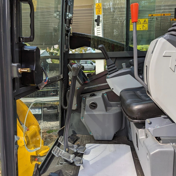 Shantui-STE35SR 2.8-Ton 23.9 HP Mini Excavator With Yanmar Diesel Engine